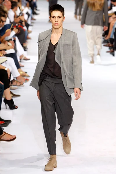 Look 27